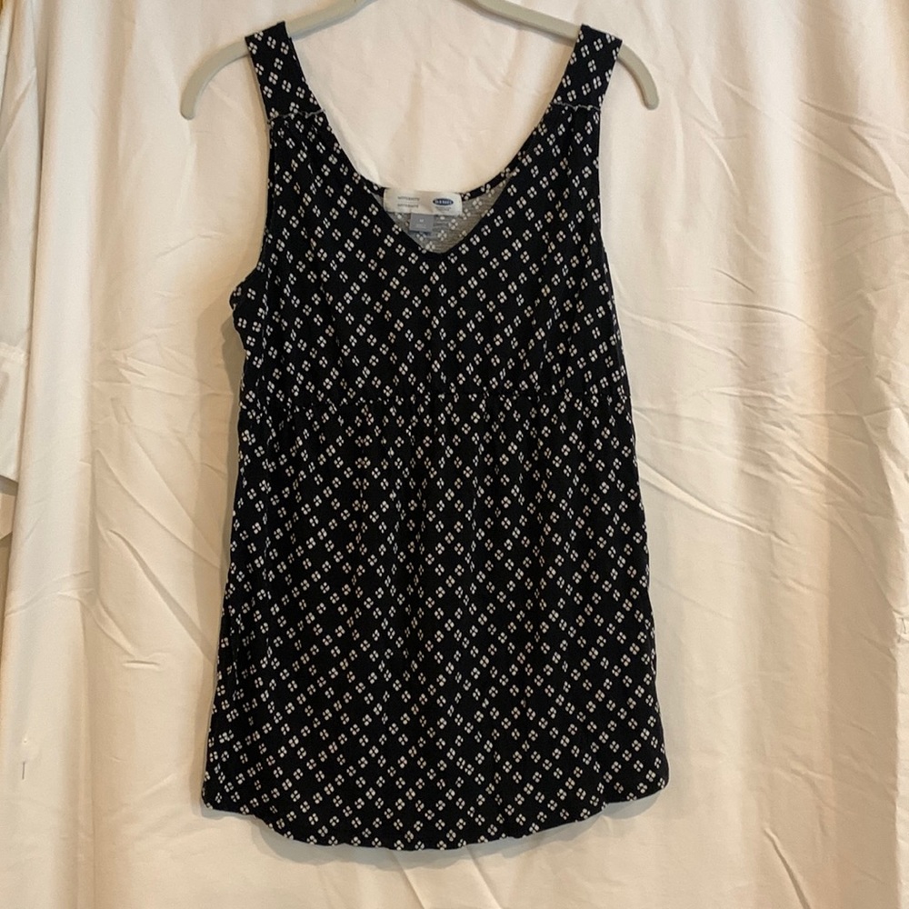Old Navy Maternity Sleeveless Black and White Dotted Tank Top- Size Medium